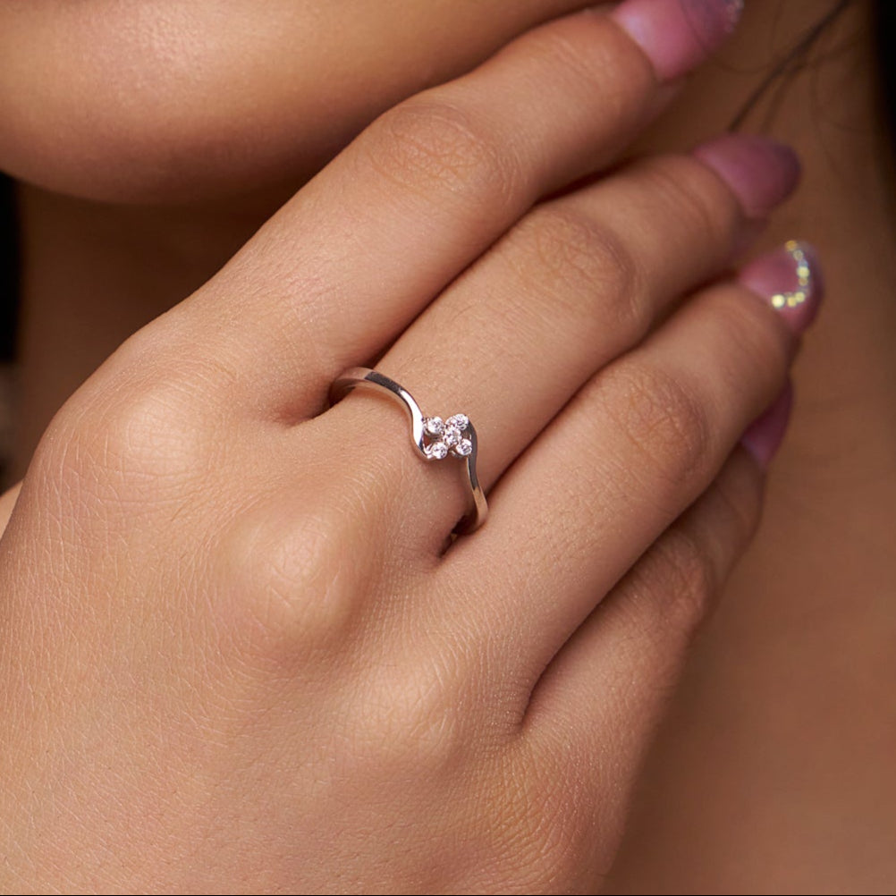 Wavy Design Diamond Silver Ring - KYMEE