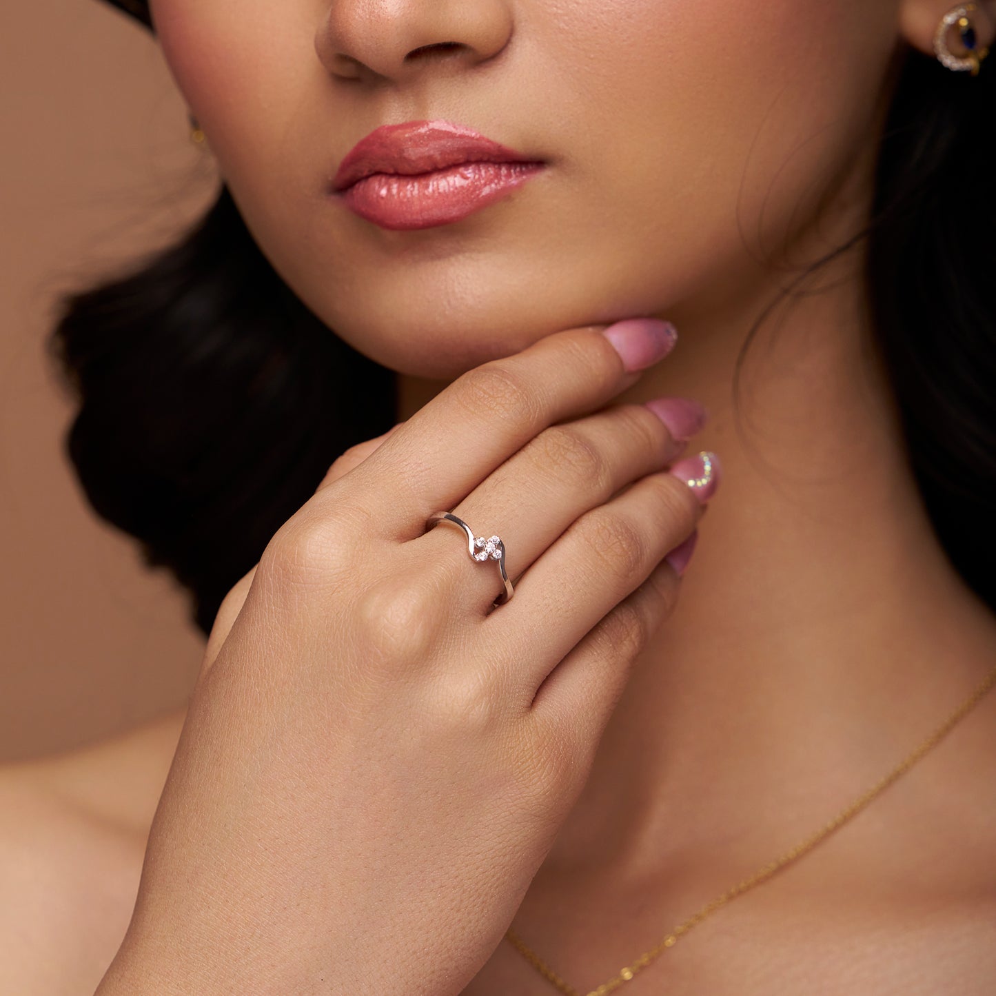 Wavy Design Diamond Silver Ring - KYMEE