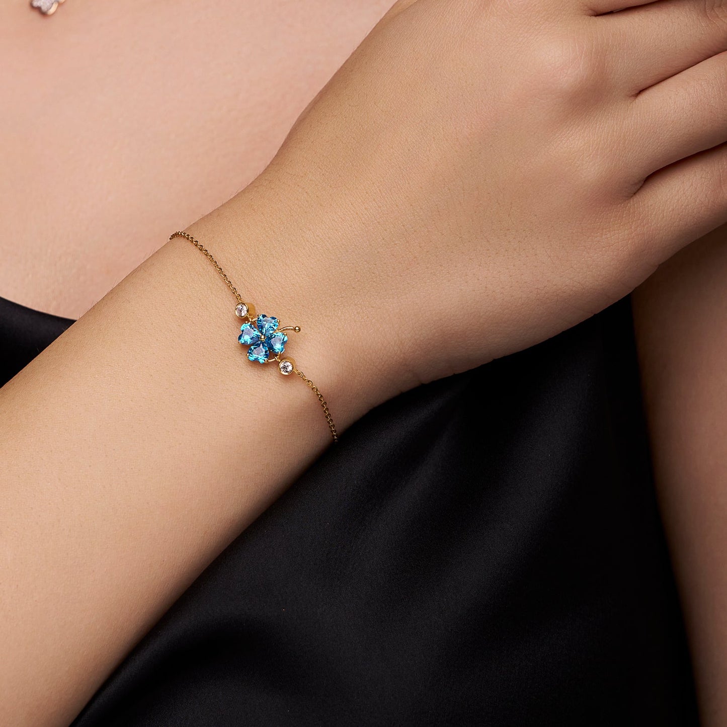 Elegant Floral Charm Bracelet