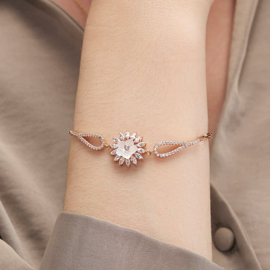 Flower Design Trendy Bracelet - KYMEE
