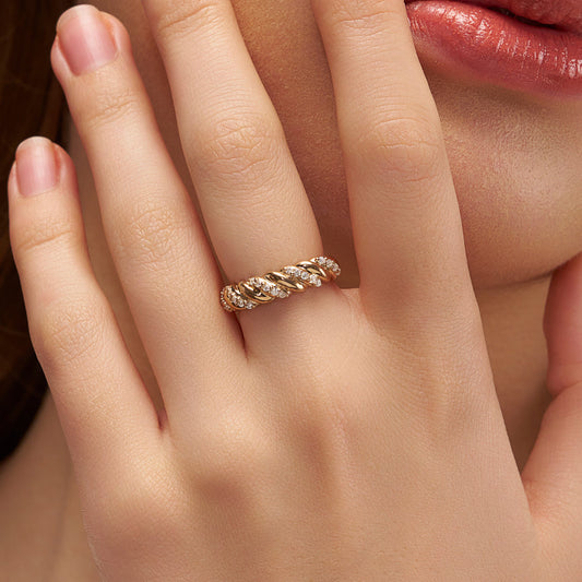 Sparkling Diamond Twisted Ring - KYMEE