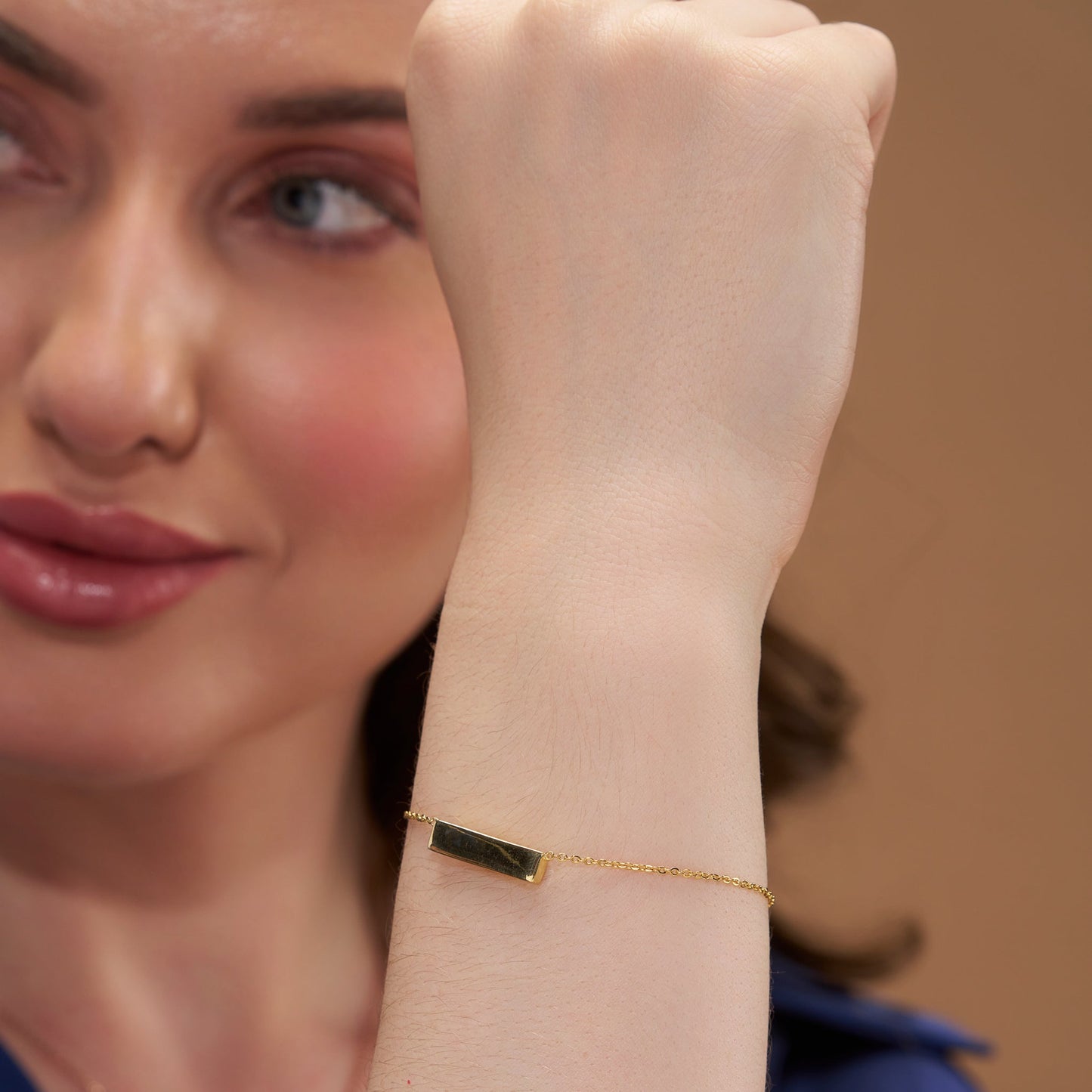 Elegant Bar Style Bracelet