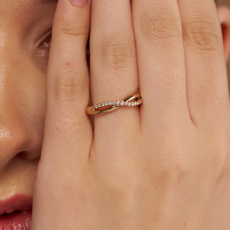 Infinity Twist Diamond Ring - KYMEE