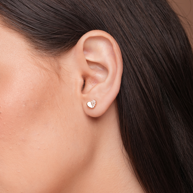 Minimalist Silver Heart Stud - KYMEE