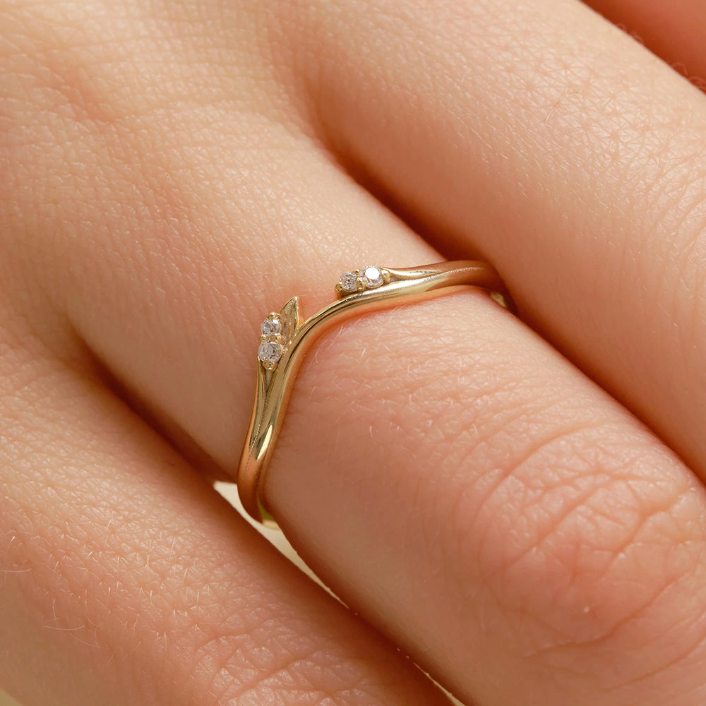 Curved Wave Leaf Ring