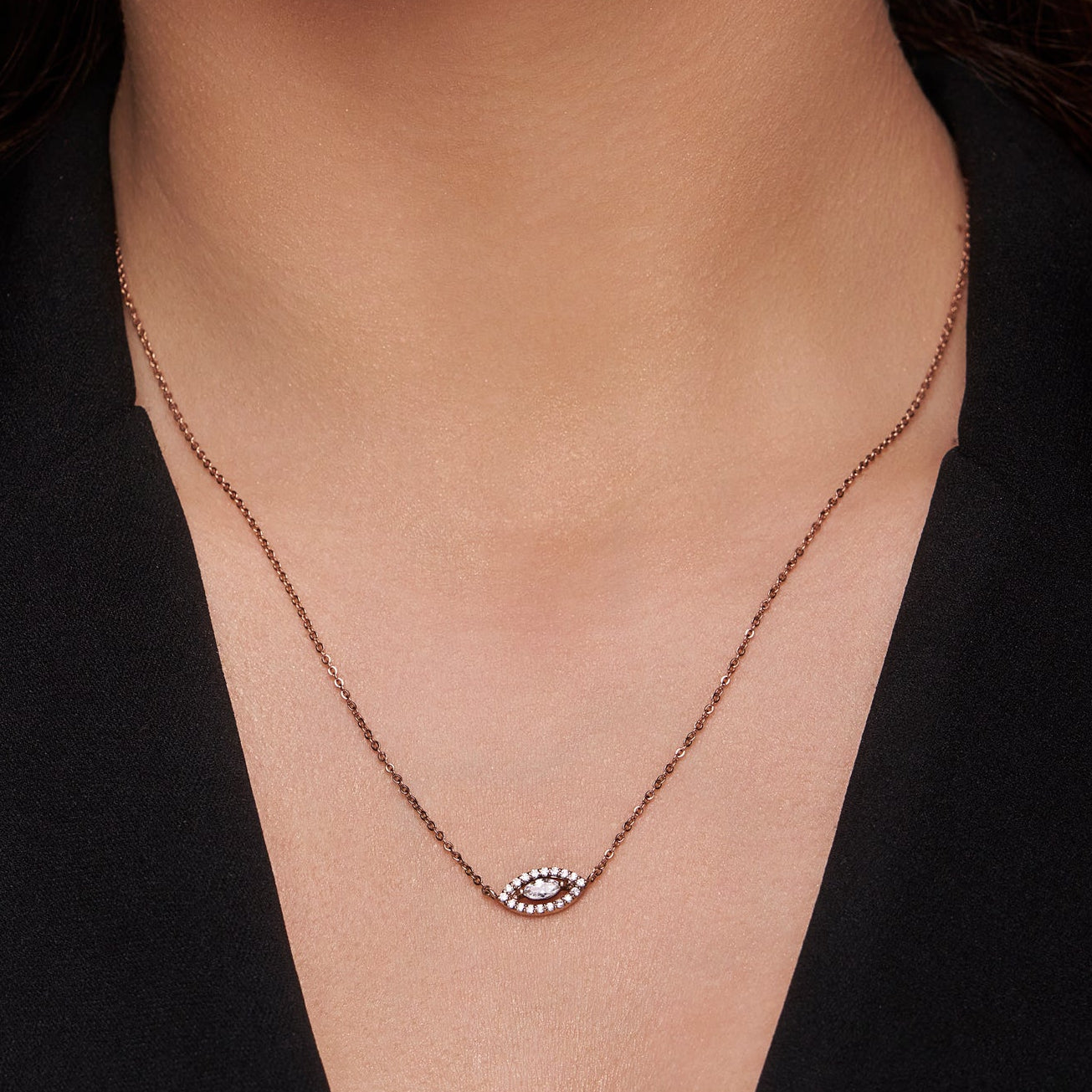 Eye-Catching Diamond Necklace - KYMEE