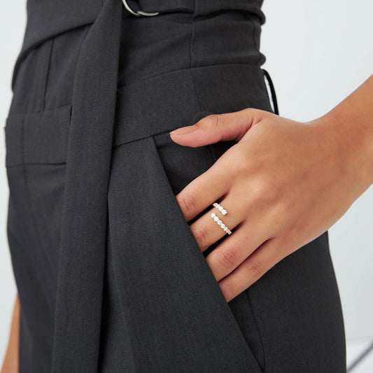 Graduated Round Stone Bypass Open Ring