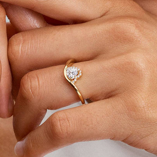 Curved Halo Heart Ring