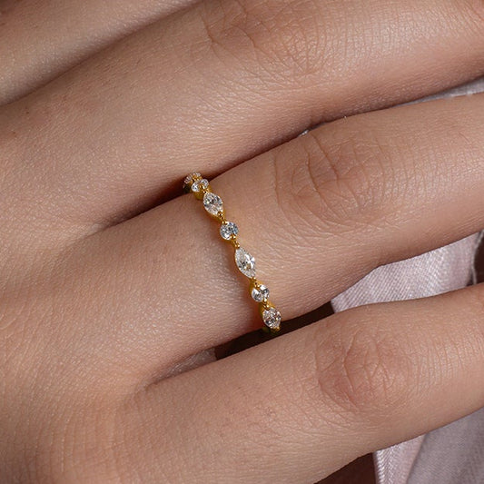 Delicate Marquise Round Band