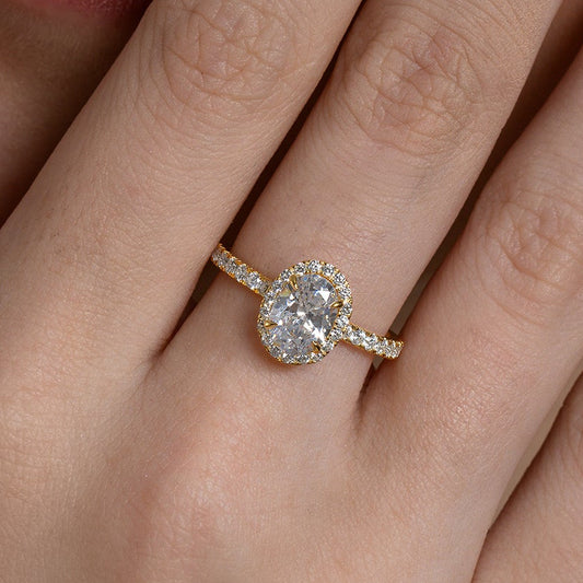 Sparkling Oval Halo Ring