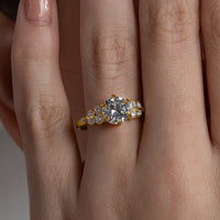 Round Solitaire Scattered Cluster Ring