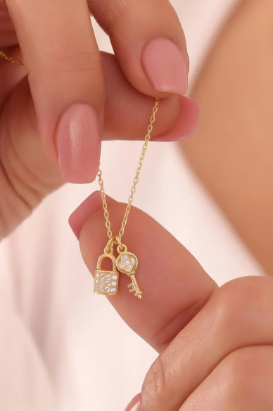 Key and Padlock Pendant Necklace Set