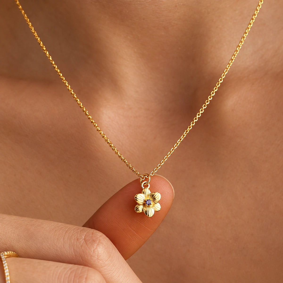Fluted Blossom Flower Pendant Necklace