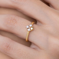Mini Clover Cluster Ring