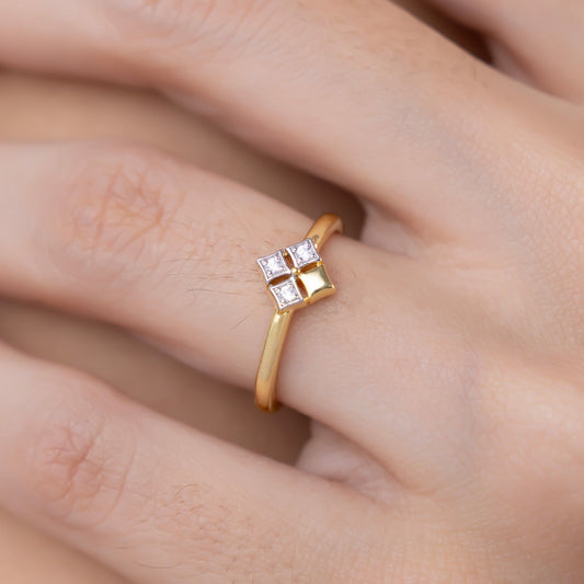 Mini Clover Cluster Ring