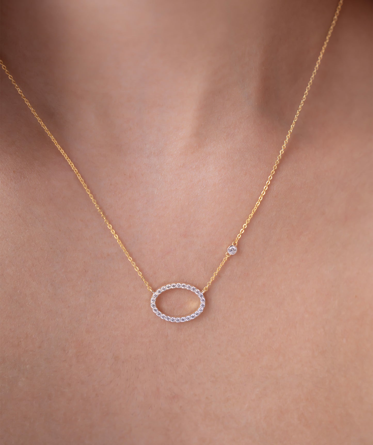 Sparkling Oval Link  Necklace