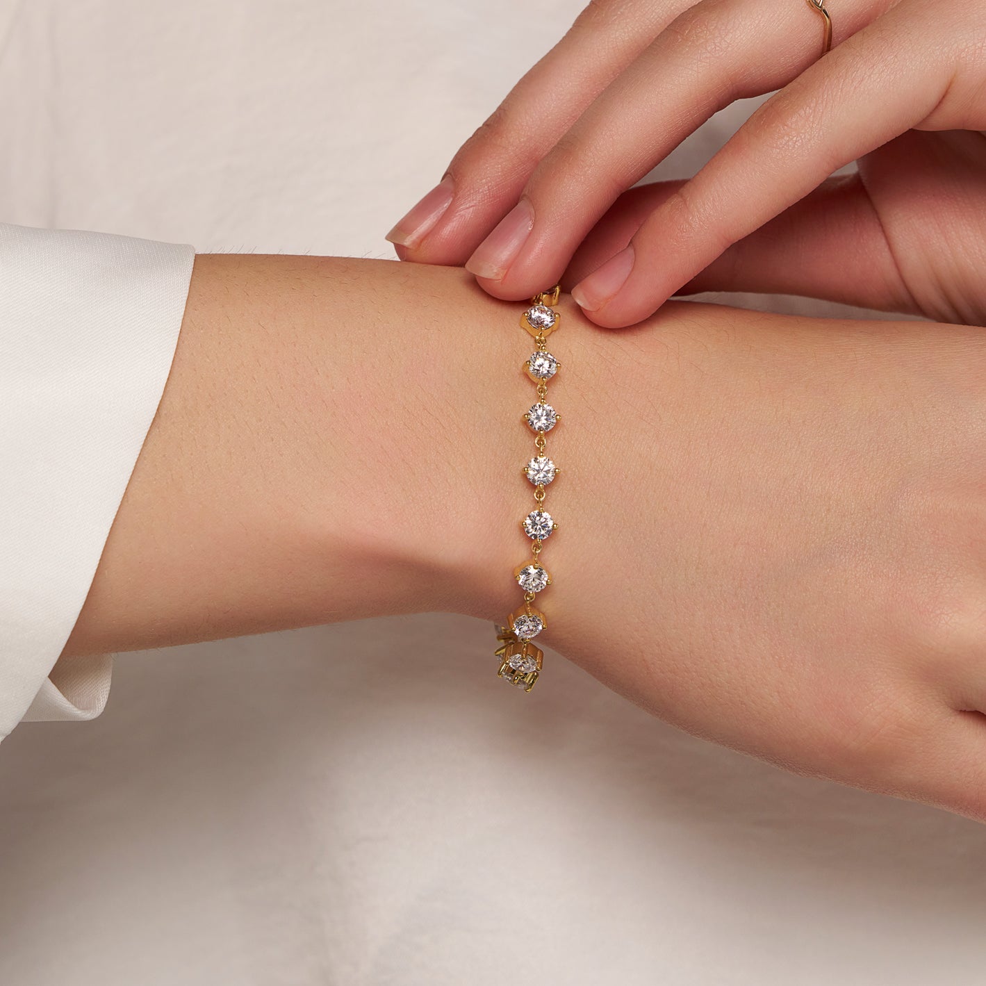 Round Diamond Tennis Bracelet - Main Image