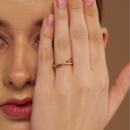 Moissanite Infinity Twist Crossover Band Ring
