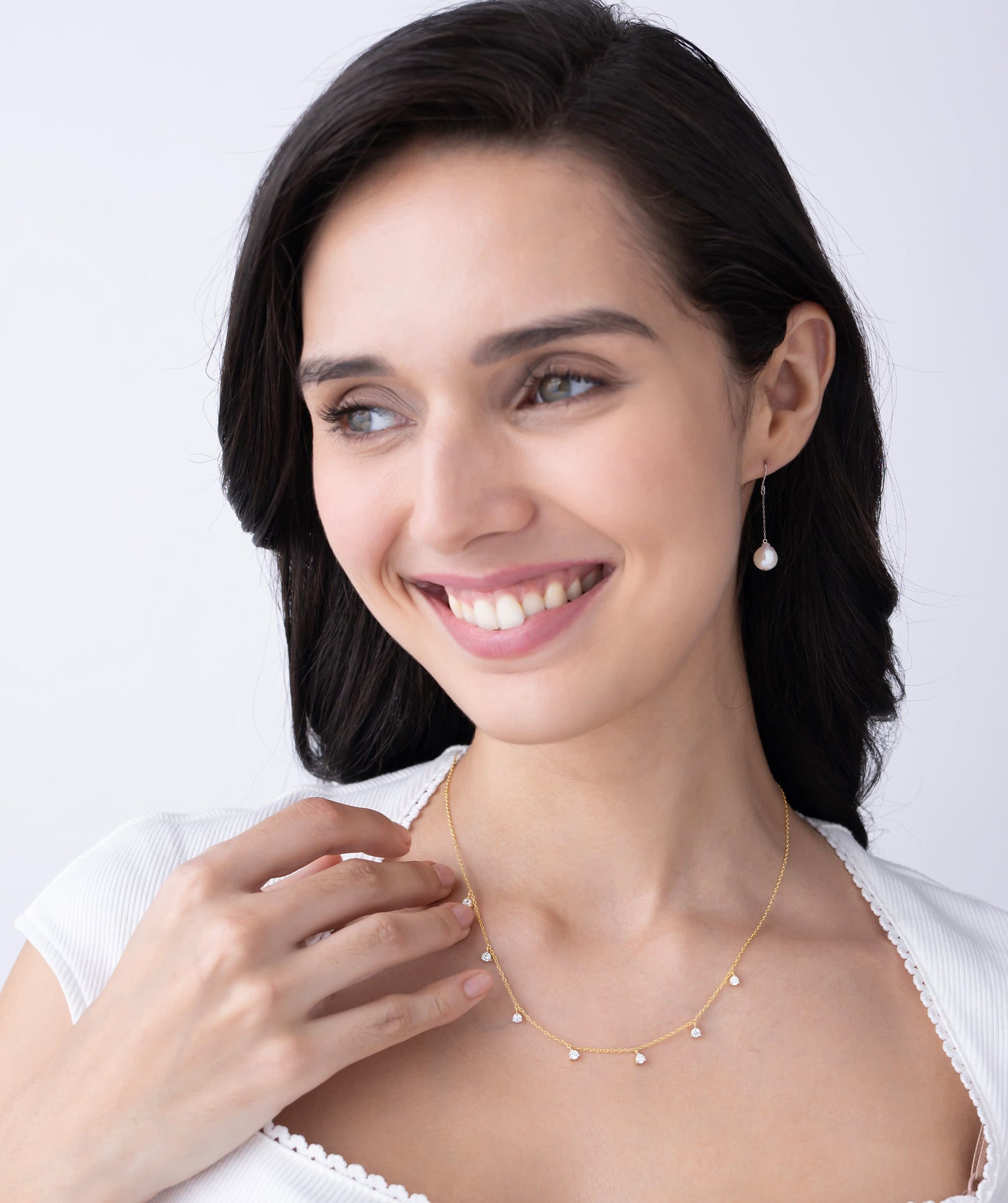 Delicate Diamond Setting Necklace