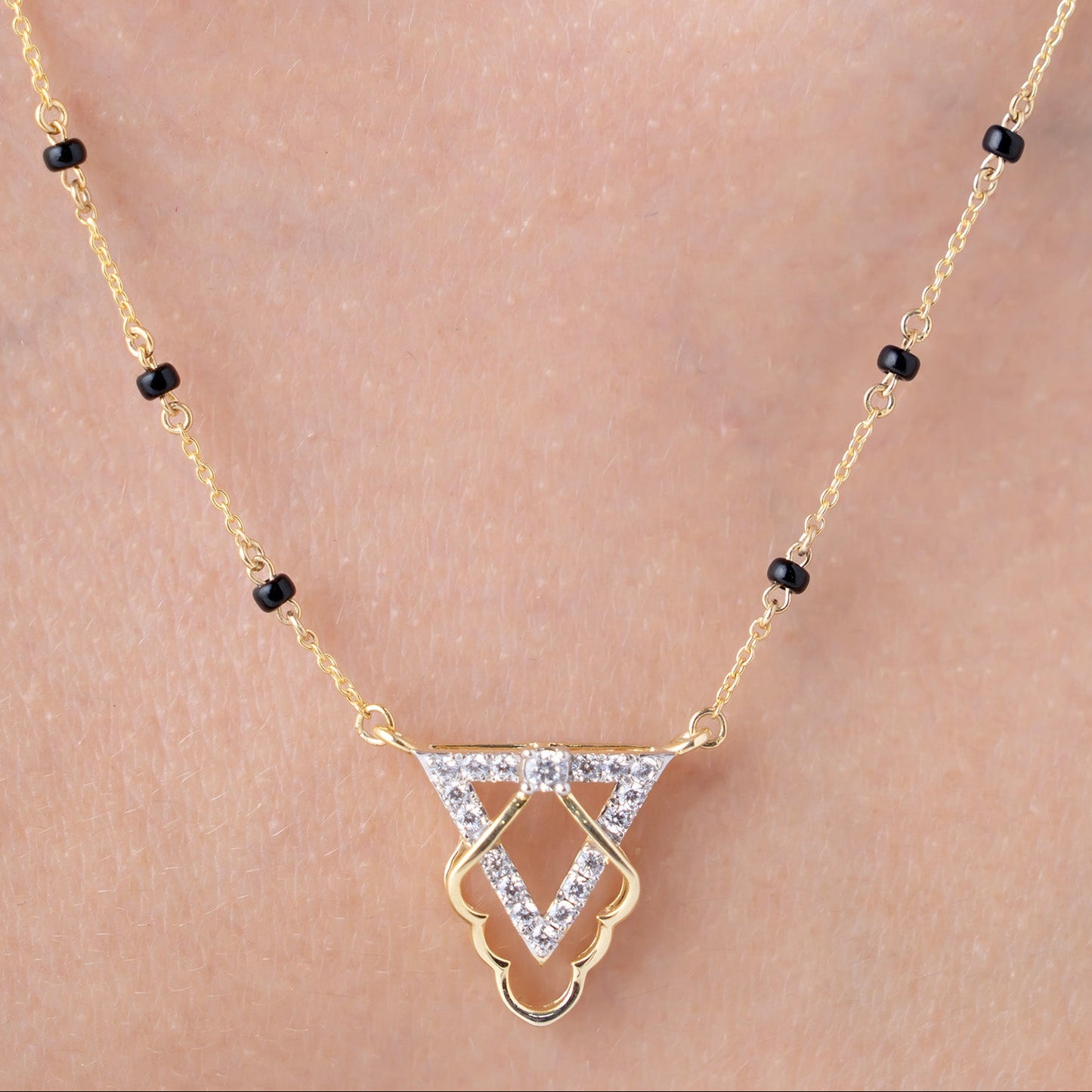Geometric Interlock Modern Mangalsutra