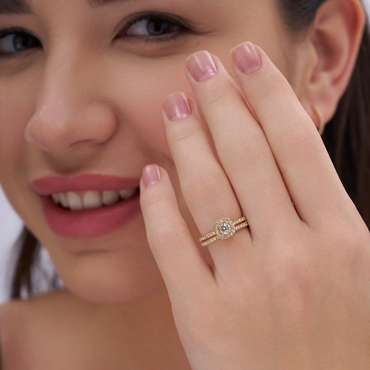 Cushion Halo Diamond Ring Set with Pavé Bands
