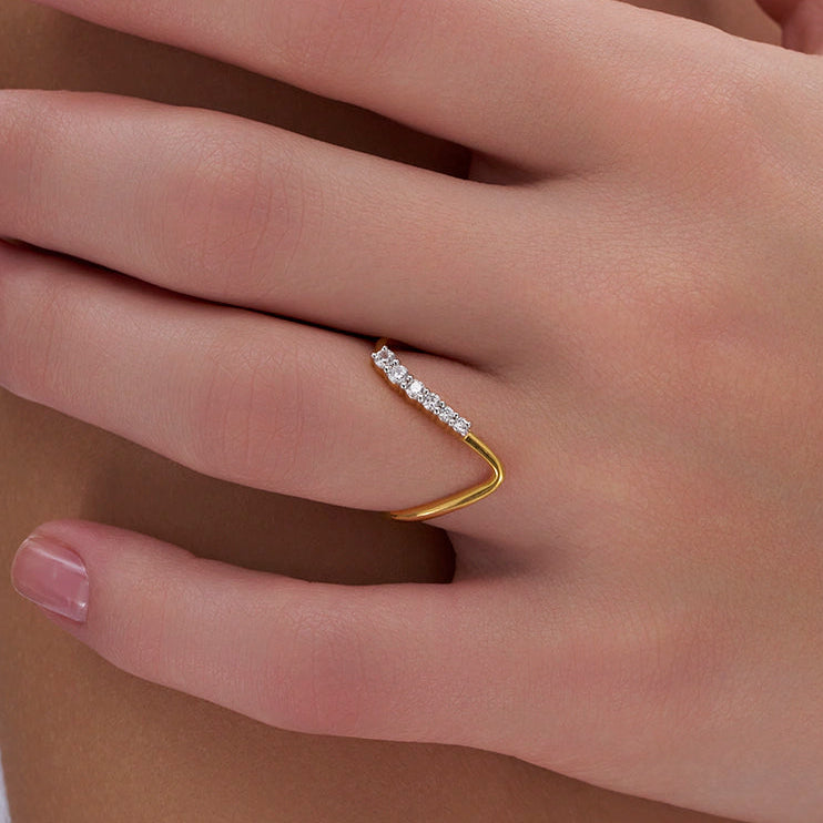 Curved Chevron Pave Ring