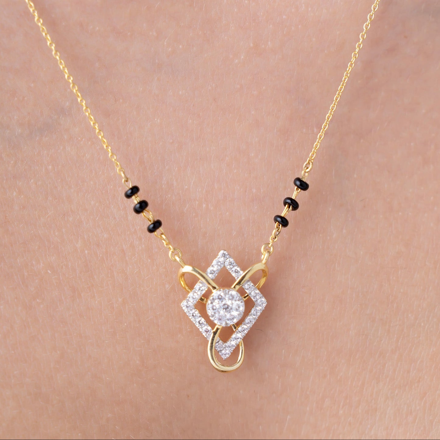 Geometric Loop Modern Mangalsutra
