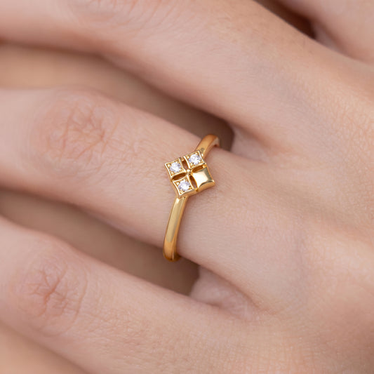 Mini Clover Cluster Ring