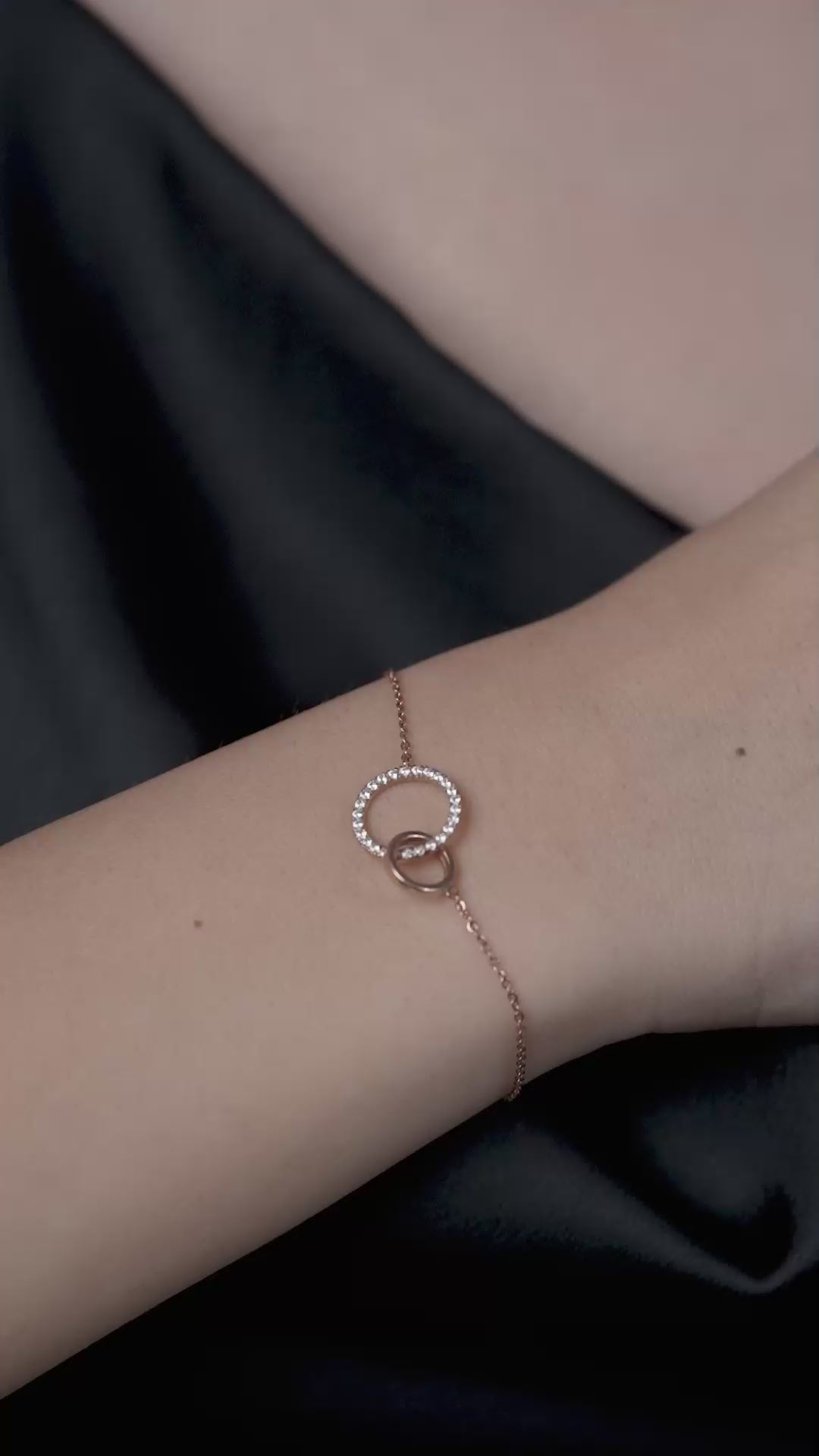 Interlocking Circle Bracelet