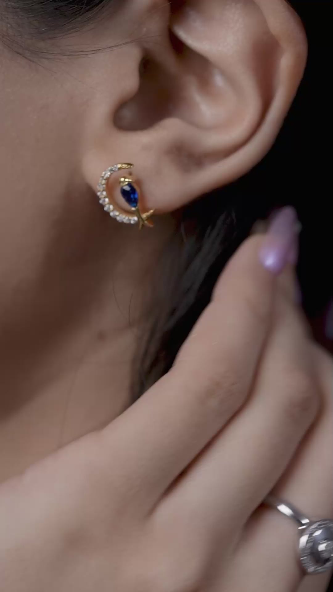 Parrot Style Stud Earring